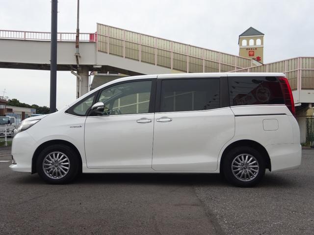 TOYOTA ESQUIRE HYBRID GI