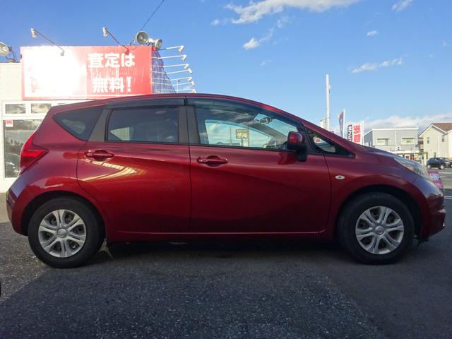 ノート Ｘ　純正ナビ・フルセグ・ＣＤプレーヤー・バックモニター・ＥＴＣ・プッシュスタート・スマートキー（２個）（5枚目）