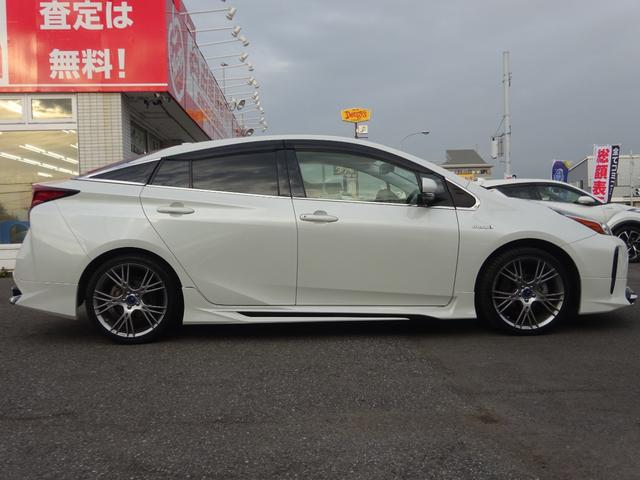 プリウス S モデリスタエアロ・モデリスタアルミホイール・ワンオーナー・純正ナビ・フルセグ・Bluetooth対応・バックモニター・ビルトインETC・ステアリングスイッチ・プッシュスタート・スマートキー2個(5枚目)