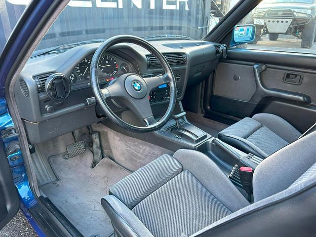 　３２０ｉ　クーペ　Ｍテックバンパー　ＰＲＡＺＩＳエアサス　Ｎｅｕｔｒａｌｅ１７ＡＷ　全塗装　カスタム車両(22枚目)