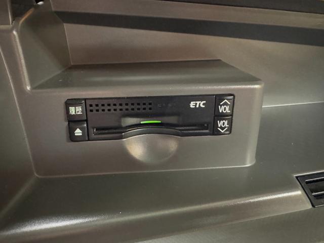 エスティマ ２．４アエラス　Ｇエディション　ＴＫ１５５４純正８インチＨＤＤナビ　ＢＴ　ＤＶＤ　ＣＤ　地デジフルセグＴＶ走行中可　ＡＭＦＭ　ビルトインＥＴＣ　ＨＩＤヘッドライト　クルコン　社外１７インチアルミホイール　スタッドレスタイヤ（32枚目）