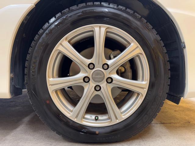 エスティマ ２．４アエラス　Ｇエディション　ＴＫ１５５４純正８インチＨＤＤナビ　ＢＴ　ＤＶＤ　ＣＤ　地デジフルセグＴＶ走行中可　ＡＭＦＭ　ビルトインＥＴＣ　ＨＩＤヘッドライト　クルコン　社外１７インチアルミホイール　スタッドレスタイヤ（37枚目）