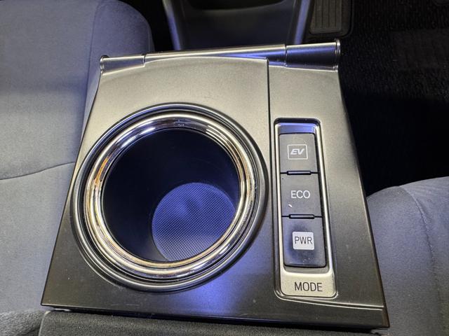 プリウスアルファ Ｓ　ＴＫ１９０５カロッツェリアサイバーナビ　フルセグＴＶ走行中可　ＣＤ　ＤＶＤ　ＢＴ　バックカメラ　ＥＴＣ　フリップダウンモニター　モデリスタフルハーフエアロ　ＬＥＤヘッドライト　社外１７インチＡＷ（12枚目）