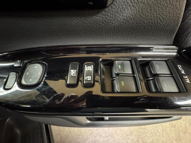 ヴェルファイア ２．４Ｚ　プラチナムセレクション　ＴＫ１９０６カロッツェリアサイバーナビ　地デジフルセグＴＶ走行中可　ＣＤ　ＤＶＤ　Ｂｌｕｅｔｏｏｔｈ　ミュージックサーバー　バックカメラ　ビルトインＥＴＣ　フロントハーフエアロ　社外２０インチＡＷ（25枚目）