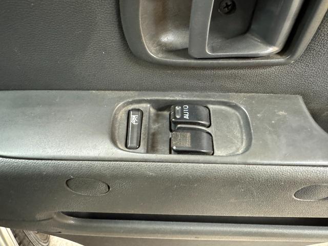 ハイゼットカーゴ ＤＸ　ＴＫ１９３８純正オーディオ　ＡＭ／ＦＭラジオ　ヘッドライトレベライザー　前席パワーウィンドゥ　運転席オートパワーウィンドゥ　オーバーヘッドコンソール　ドアバイザー　純正１２インチスチールホイール（40枚目）