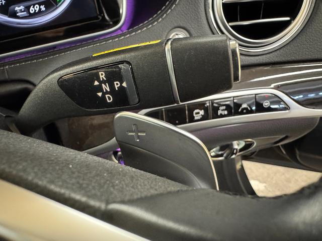 Ｓクラス Ｓ４００ハイブリッド　スポーツパッケージ　ＴＫ３００６純正ＨＤＤナビ　フルセグＴＶ　ＣＤ　ＤＶＤ　ＢＴ　ビルトインＥＴＣ　バックカメラ　フロント　アラウンドビューモニター　パノラマサンルーフ　純正１９インチＡＷ（25枚目）