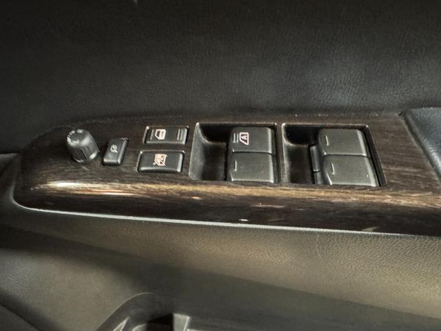 エルグランド 250ハイウェイスター TK1998純正HDDナビ 地デジフルセグTV CD DVD Bluetooth ビルトインETC バックカメラ 前後ドライブレコーダー ウィンカー付き電動格納ミラー 純正18インチAW(35枚目)