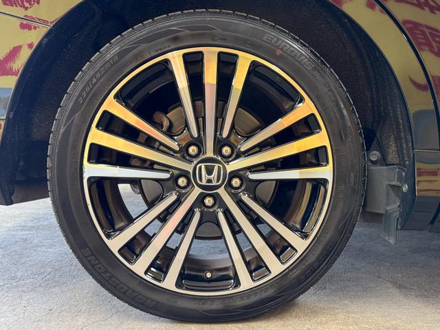 オデッセイ アブソルート・ＥＸ　ＴＫ３０１４純正インターナビ　地デジフルセグＴＶ　ＣＤ　ＤＶＤ　ＢＴ　バックカメラ　ビルトインＥＴＣ　革巻きハンドル　ステアリングスイッチ　パドルシフト　クルーズコントロール　純正１８インチＡＷ（64枚目）