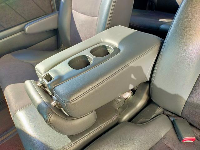 エリシオンプレステージ ＳＧ　ＨＤＤナビパッケージ　３００馬力　Ｖ型６気筒３．５リッターＶＴＥＣエンジン　ワンオーナー　禁煙車　両側パワースライドドア　純正ＨＤＤナビ　テレビ　ＥＴＣ　フリップダウンモニター　バックカメラ　純正１７インチアルミ　キーレス（32枚目）