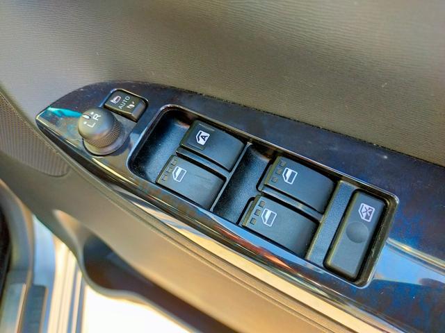 タント カスタムＲＳ　トップエディションＳＡＩＩＩ　インタークーラーターボ　衝突回避支援システム　スマートアシストＩＩＩ　女性ワンオーナー　７インチナビ　全周囲カメラ　ドラレコ　ＥＴＣ　両側パワースライドドア　ブルートゥース　テレビ　シートヒーター（29枚目）