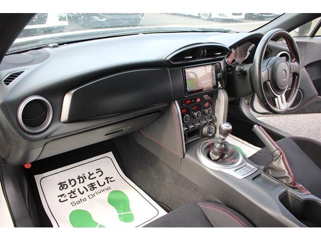 ８６ ＧＴ　１オーナー／ＴＲＤフルエアロ／４本出マフラー／６ＭＴ／社外ナビ／地デジ／プッシュスタート／ＢＴＡＵＤＩＯ／（29枚目）