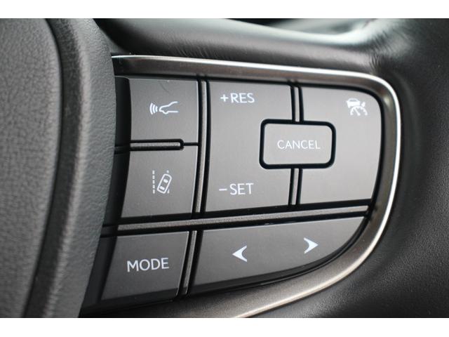 ＵＸ ＵＸ２５０ｈ　バージョンＣ　純正ナビ／地デジ／バックカメラ／温熱黒革／アダクティブクルーズコントロール／衝突軽減ブレーキ／ＬＥＤヘッドライト／ＥＴＣ２．０／オートハイビーム／パワーシート／ハンドルヒーター／オートハイビーム／（8枚目）