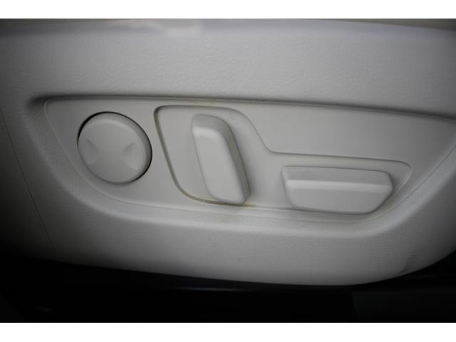 ＣＸ－６０ ＸＤ－ハイブリッド　プレミアムスポーツ　純正ナビ／地デジ／サンルーフ／ＢＯＳＥサウンド／電動Ｒゲート／温冷白革シート／レーダークルーズコントロール／ＥＴＣ／４ＷＤ／衝突軽減ブレーキ／パワーシート／純正アルミホイール／障害物センサー／（68枚目）