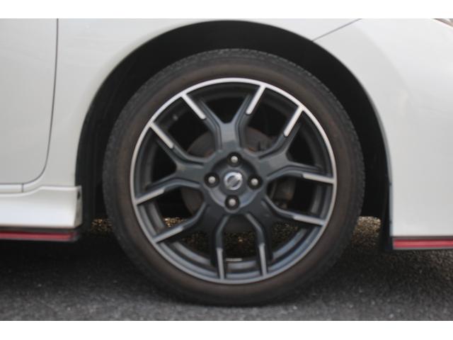 ノート 　５ＭＴ／ＮＩＳＭＯエアロ／ＨＫＳマフラー／社外ナビ／Ｂカメラ／純正１７ＡＷ／電動格納ミラー／ＬＥＤヘッドライト／地デジ／フォグライト／オートライト／スマートキー／プッシュスタート／（21枚目）