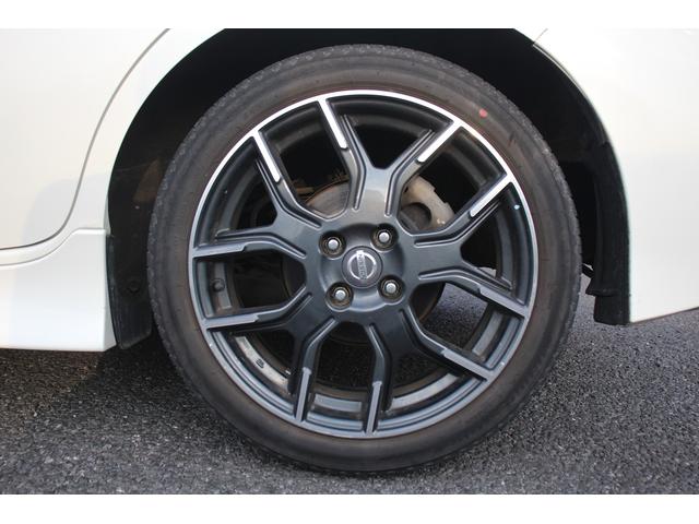 ノート 　５ＭＴ／ＮＩＳＭＯエアロ／ＨＫＳマフラー／社外ナビ／Ｂカメラ／純正１７ＡＷ／電動格納ミラー／ＬＥＤヘッドライト／地デジ／フォグライト／オートライト／スマートキー／プッシュスタート／（23枚目）