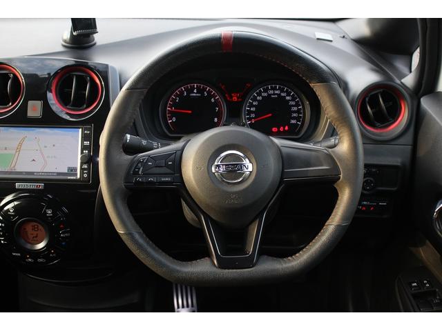 ノート 　５ＭＴ／ＮＩＳＭＯエアロ／ＨＫＳマフラー／社外ナビ／Ｂカメラ／純正１７ＡＷ／電動格納ミラー／ＬＥＤヘッドライト／地デジ／フォグライト／オートライト／スマートキー／プッシュスタート／（49枚目）