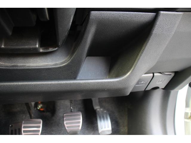 ノート 　５ＭＴ／ＮＩＳＭＯエアロ／ＨＫＳマフラー／社外ナビ／Ｂカメラ／純正１７ＡＷ／電動格納ミラー／ＬＥＤヘッドライト／地デジ／フォグライト／オートライト／スマートキー／プッシュスタート／（66枚目）