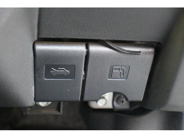 ノート 　５ＭＴ／ＮＩＳＭＯエアロ／ＨＫＳマフラー／社外ナビ／Ｂカメラ／純正１７ＡＷ／電動格納ミラー／ＬＥＤヘッドライト／地デジ／フォグライト／オートライト／スマートキー／プッシュスタート／（67枚目）