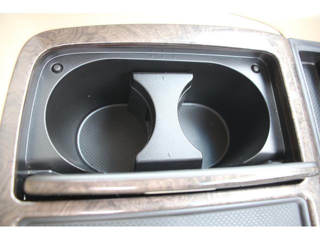 ヴェルファイアハイブリッド エグゼクティブラウンジ　ＴＲＤエアロ／ＪＢＬ／サンルーフ／後席モニター／純正ナビ／全周囲カメラ／温冷肌革／ＥＴＣ２．０（62枚目）