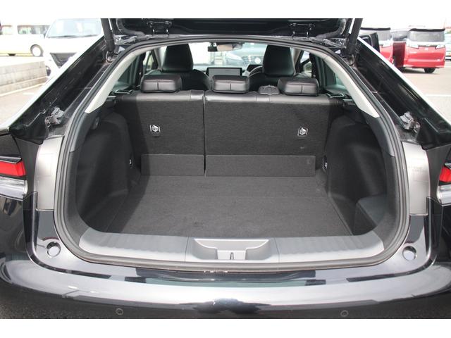 プリウス Ｚ　１２．３型ディスプレイオーディオ／全周囲カメラ／地デジ／衝突軽減ブレーキ／レーダークルーズコントロール／電動リアゲート／温冷黒革／ＥＴＣ２．０／パワーシート／純正アルミホイール／（67枚目）