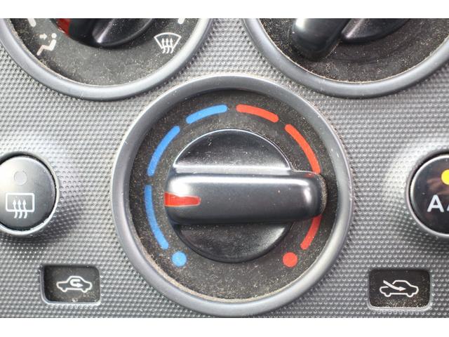 ＮＶ３５０キャラバンバン 　ナビ／バックカメラ／地上デジタル放送／ＬＥＤヘッドライト／両側スライドドア／社外１５インチアルミホイール／Ｂｌｕｅｔｏｏｔｈ／ＥＴＣ／ＤＶＤ／ＣＤ／六人乗り／エアコン／パワーウインドウ／ディーゼル／（5枚目）