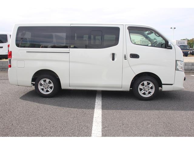 ＮＶ３５０キャラバンバン 　ナビ／バックカメラ／地上デジタル放送／ＬＥＤヘッドライト／両側スライドドア／社外１５インチアルミホイール／Ｂｌｕｅｔｏｏｔｈ／ＥＴＣ／ＤＶＤ／ＣＤ／六人乗り／エアコン／パワーウインドウ／ディーゼル／（17枚目）