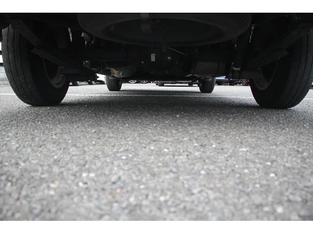 ＮＶ３５０キャラバンバン 　ナビ／バックカメラ／地上デジタル放送／ＬＥＤヘッドライト／両側スライドドア／社外１５インチアルミホイール／Ｂｌｕｅｔｏｏｔｈ／ＥＴＣ／ＤＶＤ／ＣＤ／六人乗り／エアコン／パワーウインドウ／ディーゼル／（33枚目）