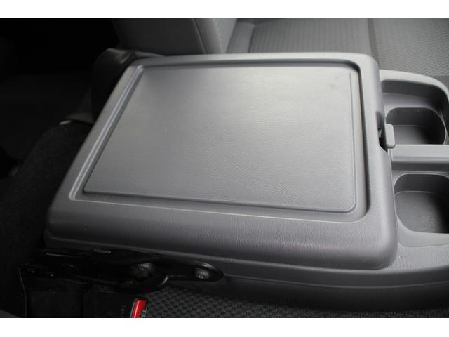 ＮＶ３５０キャラバンバン 　ナビ／バックカメラ／地上デジタル放送／ＬＥＤヘッドライト／両側スライドドア／社外１５インチアルミホイール／Ｂｌｕｅｔｏｏｔｈ／ＥＴＣ／ＤＶＤ／ＣＤ／六人乗り／エアコン／パワーウインドウ／ディーゼル／（68枚目）