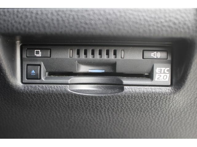 ハリアー Ｚ　レザーパッケージ　純正ナビ／地デジ／全周囲カメラ／デジタルインナーミラー／電動Ｒゲート／温冷黒革シート／レーダークルーズコントロール／ＥＴＣ２．０／ＬＥＤヘッドライト／衝突軽減ブレーキ／障害物センサー／純正ＡＷ／（7枚目）
