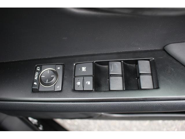 ＵＸ ＵＸ２５０ｈ　バージョンＣ　純正ナビ／地デジ／全周囲カメラ／電動リアゲート／温冷革シート／ＬＥＤヘッドライト／ＥＴＣ２．０／レーダークルーズコントロール衝突軽減ブレーキ／障害物センサー／純正アルミホイール／禁煙車／（69枚目）