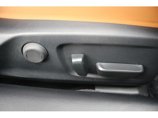 ＲＣ ＲＣ３００　バージョンＬ　ワンオーナー／マークレビンソン／サンルーフ／純正ナビ／地デジ／温冷革シート／三眼ＬＥＤヘッドライト／バックカメラ／ＥＴＣ２．０／アイドリングストップ／衝突軽減ブレーキ／純正アルミホイール／（58枚目）