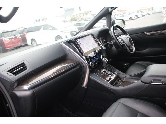 アルファードハイブリッド エグゼクティブラウンジＳ　禁煙車　令和２年登録　モデリスタフルエアロ　アドバンスドフェイススタイル　ＪＢＬサウンド　メーカーナビ　後席フリップダウンモニター　パノラミックビューモニター　黒革シート　温冷シート　ＬＥＤ（42枚目）