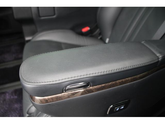 アルファードハイブリッド エグゼクティブラウンジＳ　禁煙車　令和２年登録　モデリスタフルエアロ　アドバンスドフェイススタイル　ＪＢＬサウンド　メーカーナビ　後席フリップダウンモニター　パノラミックビューモニター　黒革シート　温冷シート　ＬＥＤ（66枚目）