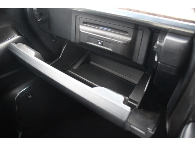 アルファードハイブリッド エグゼクティブラウンジＳ　禁煙車　令和２年登録　モデリスタフルエアロ　アドバンスドフェイススタイル　ＪＢＬサウンド　メーカーナビ　後席フリップダウンモニター　パノラミックビューモニター　黒革シート　温冷シート　ＬＥＤ（78枚目）