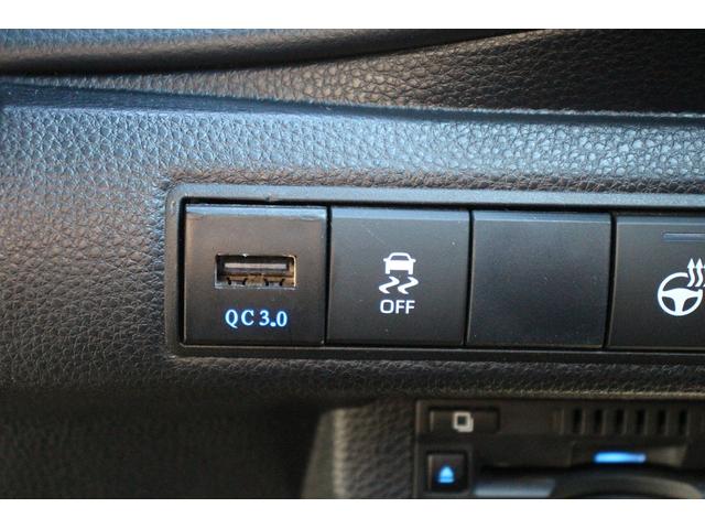 カローラツーリング ハイブリッド　ダブルバイビー　モデリスタエアロ／純正オプション９型ナビ／地デジ／バックカメラ／シートヒーター／トヨタセーフティーセンス／ステアリングヒーター／ＥＴＣ２．０／アイドリングストップ／ＬＥＤヘッドライト／ハーフレザー（45枚目）