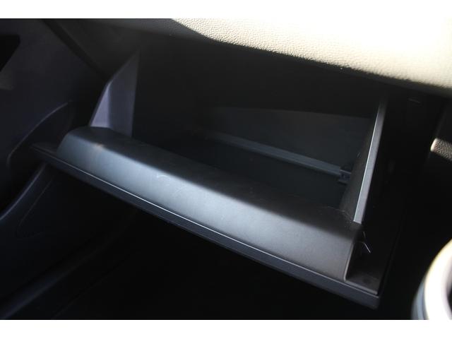 カローラツーリング ハイブリッド　ダブルバイビー　モデリスタエアロ／純正オプション９型ナビ／地デジ／バックカメラ／シートヒーター／トヨタセーフティーセンス／ステアリングヒーター／ＥＴＣ２．０／アイドリングストップ／ＬＥＤヘッドライト／ハーフレザー（69枚目）