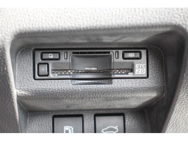クラウンクロスオーバー Ｇレザーパッケージ　純正ナビ／地デジ／バックカメラ／温冷白革シート／ＬＥＤヘッドライト／レーダークルーズコントロール／クリアランスソナー／ＥＴＣ２．０／アイドリングストップ／衝突軽減ブレーキ／パワーシート（7枚目）