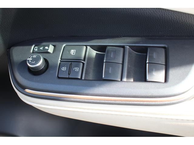クラウンクロスオーバー Ｇレザーパッケージ　純正ナビ／地デジ／バックカメラ／温冷白革シート／ＬＥＤヘッドライト／レーダークルーズコントロール／クリアランスソナー／ＥＴＣ２．０／アイドリングストップ／衝突軽減ブレーキ／パワーシート（66枚目）