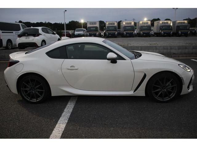 ＢＲＺ Ｓ　令和６年登録／ＡＬＰＩＮＥナビ／バックカメラ／地デジ／シートヒーター／レーダークルーズコントロール／純正１８ＡＷ／ＬＥＤヘッドライト／クリアランスソナー／純正１８インチアルミホイール／禁煙車／キーレス（14枚目）