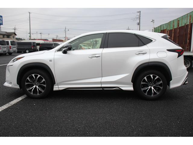 ＮＸ ＮＸ２００ｔ　Ｆスポーツ　ムーンルーフ　モデリスタ・純正エアロ　３眼ＬＥＤヘッドライト　オプション１８インチＡＷ　黒革シート　シートベンチレーション　メーカーナビ　バックカメラ　地デジＴＶ　クルーズコントロール　シートヒーター（12枚目）