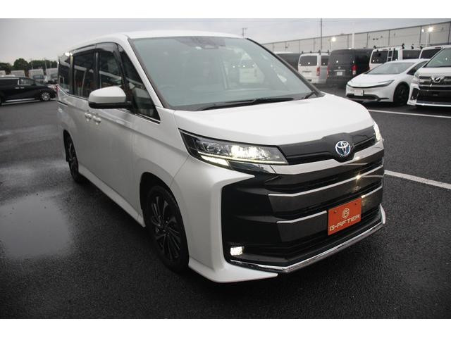 ノア ハイブリッドＳ－Ｚ　禁煙車　純正ナビ　地デジ　バックカメラ　シートヒーター　ＬＥＤヘッドライト　レーダークルーズコントロール　ＥＴＣ２．０　純正アルミホイール　衝突軽減ブレーキ　障害物センサー　１００Ｖ充電（9枚目）