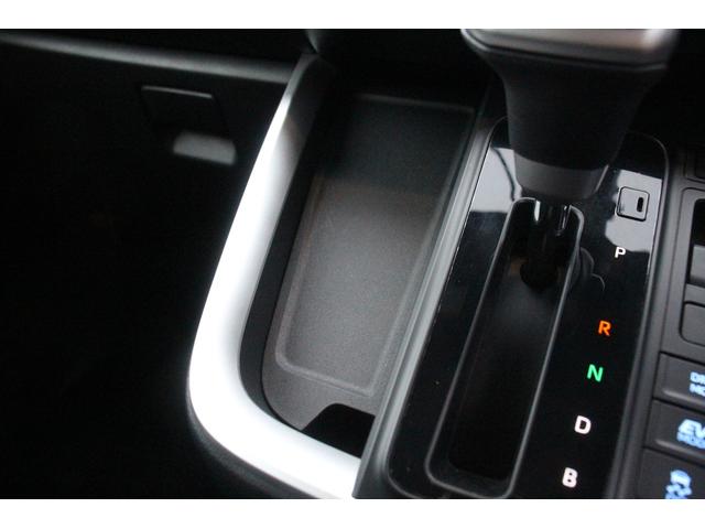 ノア ハイブリッドＳ－Ｚ　禁煙車　純正ナビ　地デジ　バックカメラ　シートヒーター　ＬＥＤヘッドライト　レーダークルーズコントロール　ＥＴＣ２．０　純正アルミホイール　衝突軽減ブレーキ　障害物センサー　１００Ｖ充電（57枚目）