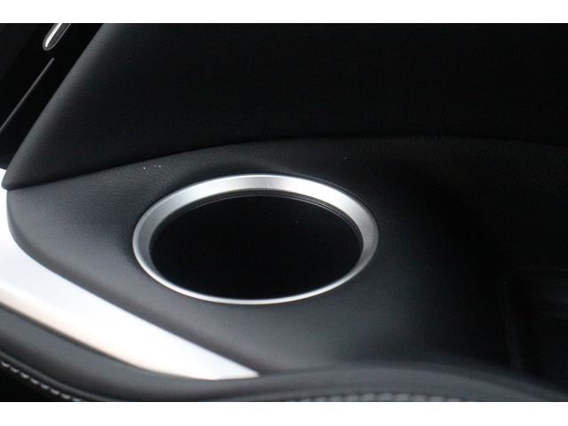 ノア ハイブリッドＳ－Ｚ　禁煙車　純正ナビ　地デジ　バックカメラ　シートヒーター　ＬＥＤヘッドライト　レーダークルーズコントロール　ＥＴＣ２．０　純正アルミホイール　衝突軽減ブレーキ　障害物センサー　１００Ｖ充電（64枚目）