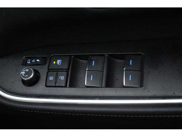 ノア ハイブリッドＳ－Ｚ　禁煙車　純正ナビ　地デジ　バックカメラ　シートヒーター　ＬＥＤヘッドライト　レーダークルーズコントロール　ＥＴＣ２．０　純正アルミホイール　衝突軽減ブレーキ　障害物センサー　１００Ｖ充電（69枚目）