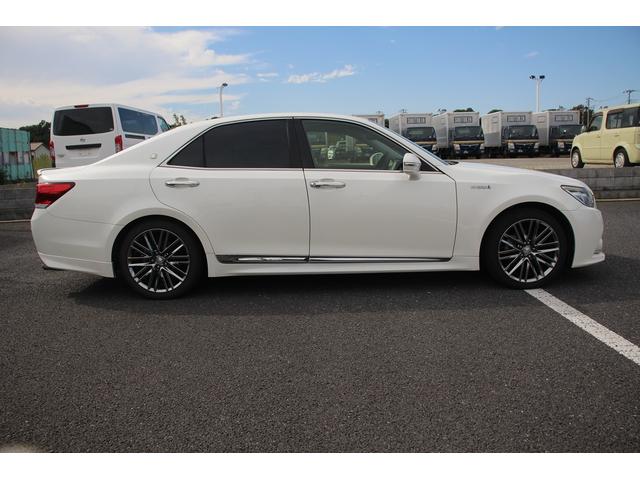 クラウンハイブリッド アスリートG 純正ナビ 地デジ 温冷黒革シート op18アルミホイール 社外マフラー バックカメラ ステアリングヒーター ETC CD・DVD再生可能 クルーズコントロール マニュアルモード付AT スマートキー(14枚目)