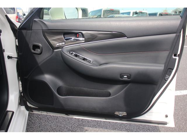 クラウンハイブリッド アスリートG 純正ナビ 地デジ 温冷黒革シート op18アルミホイール 社外マフラー バックカメラ ステアリングヒーター ETC CD・DVD再生可能 クルーズコントロール マニュアルモード付AT スマートキー(30枚目)