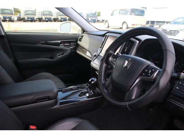 クラウンハイブリッド アスリートG 純正ナビ 地デジ 温冷黒革シート op18アルミホイール 社外マフラー バックカメラ ステアリングヒーター ETC CD・DVD再生可能 クルーズコントロール マニュアルモード付AT スマートキー(31枚目)