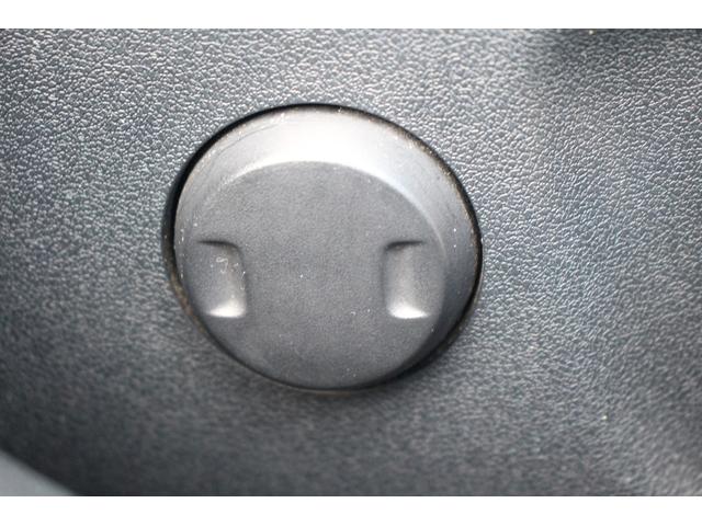 クラウンハイブリッド アスリートG 純正ナビ 地デジ 温冷黒革シート op18アルミホイール 社外マフラー バックカメラ ステアリングヒーター ETC CD・DVD再生可能 クルーズコントロール マニュアルモード付AT スマートキー(68枚目)