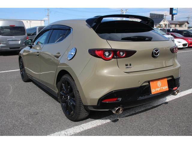 ＭＡＺＤＡ３ファストバック ２０Ｓ　レトロスポーツエディション　純正ナビ／全周囲カメラ／地デジ／ＢＯＳＥサウンド／レーダークルーズコントロール／衝突軽減ブレーキ／ＡｕｔｏＥｘｅマフラー／ＥＴＣ／ステアリングヒーター／置くだけ充電／（17枚目）