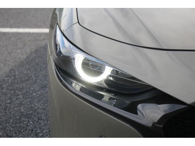 ＭＡＺＤＡ３ファストバック ２０Ｓ　レトロスポーツエディション　純正ナビ／全周囲カメラ／地デジ／ＢＯＳＥサウンド／レーダークルーズコントロール／衝突軽減ブレーキ／ＡｕｔｏＥｘｅマフラー／ＥＴＣ／ステアリングヒーター／置くだけ充電／（26枚目）